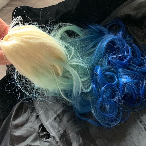 Hair extensions Bleach blonde blue claw clip on ponytail wig - Picture 4 of 8